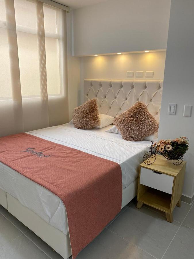Apartamento Frente Al Malecon Guatape Bagian luar foto