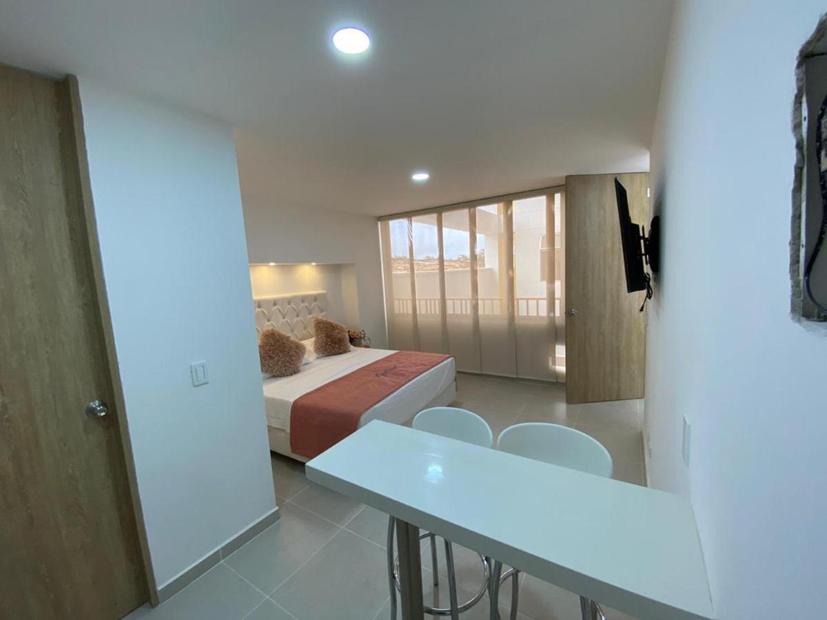 Apartamento Frente Al Malecon Guatape Bagian luar foto