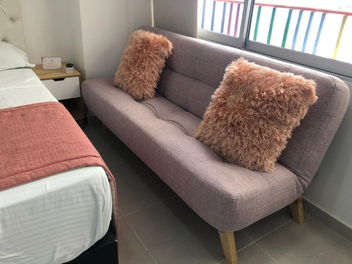 Apartamento Frente Al Malecon Guatape Bagian luar foto