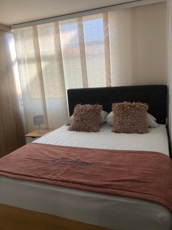 Apartamento Frente Al Malecon Guatape Bagian luar foto